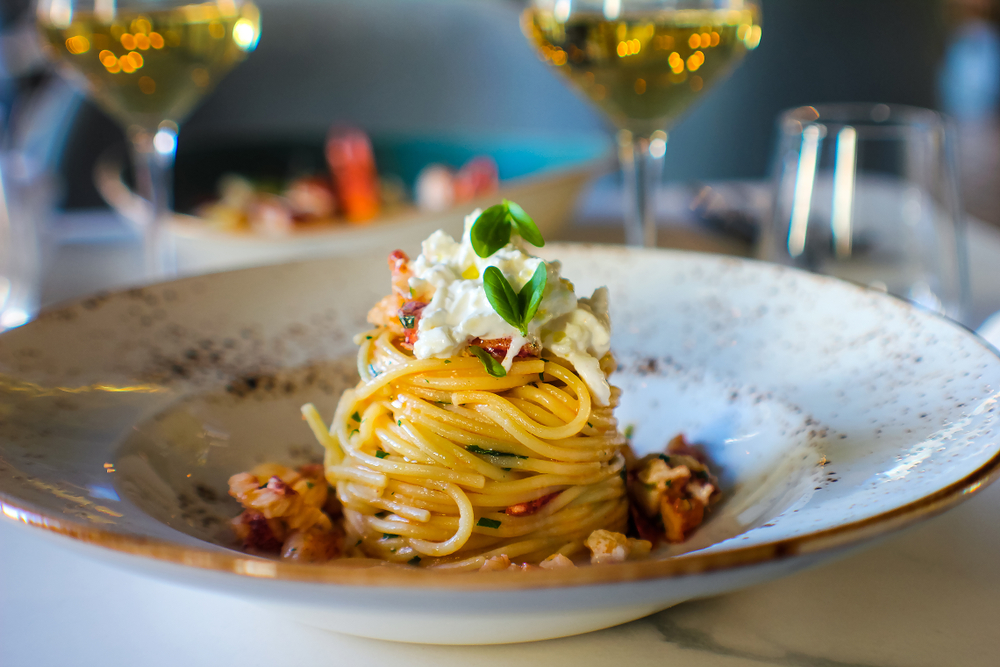 Haute,cuisine,dish,with,spaghetti,with,lobster,,buffalo,stracciatella,and